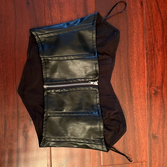 Princess Polly Corset, US2, color: black leather - Picture 4 of 5